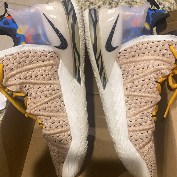 Nike
LeBron 18 "Multi Animal Print" sneakers - Picture 11 of 15